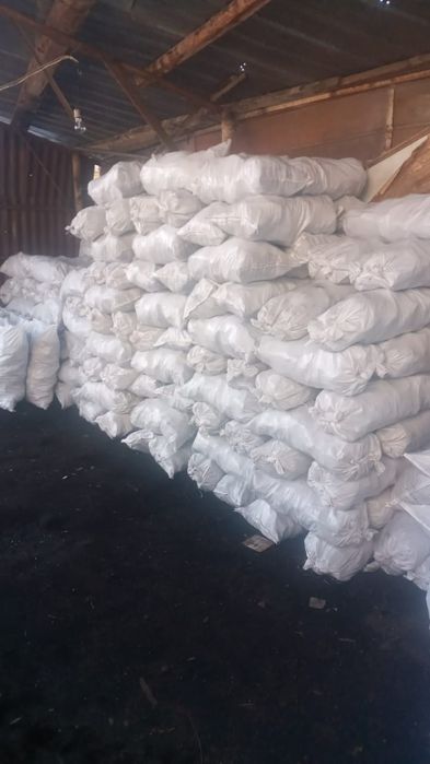 Дрова уголь веник