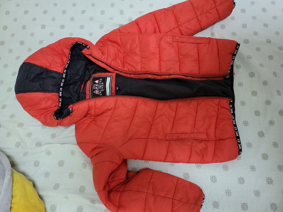 Vând hăinuțe copii