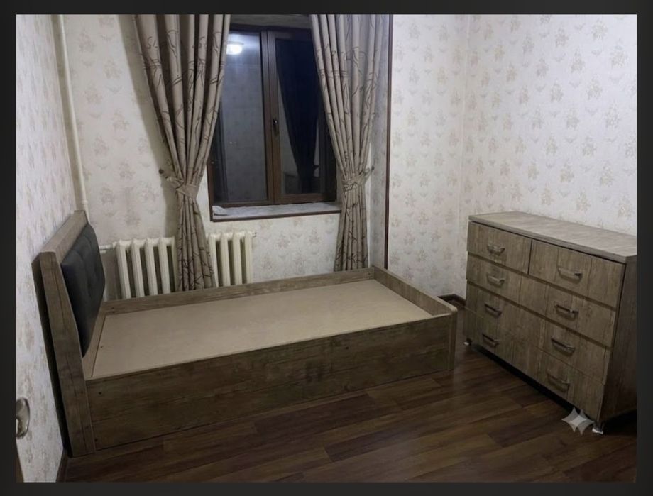 ПРОДаетя мебель:кровать и комод внутри кровати отсек  для хранения вещ
