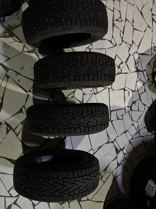 Продам шины Pirelli ice zero 195/65 R15
