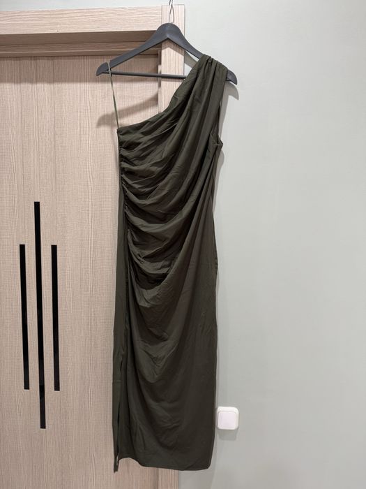 Продам платья Zara Mango