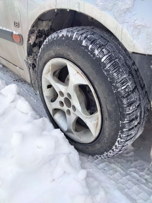 Продам Тойота Авенсис