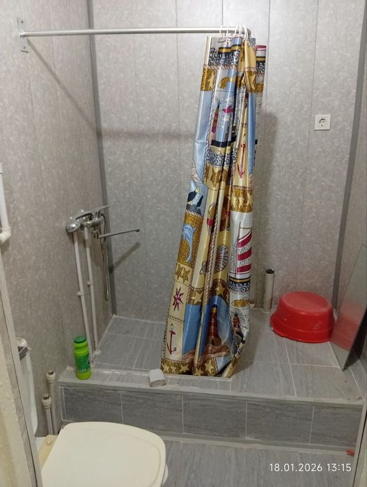 Продаётся двух комнатная квартира.В двух этажном доме первый этаж.