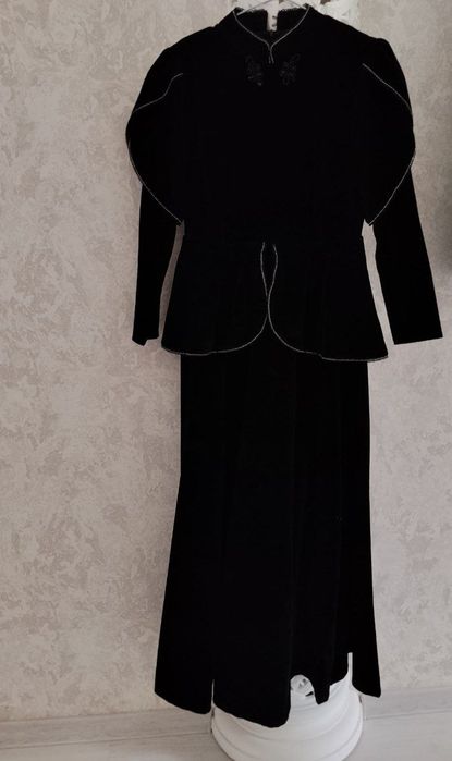 Аеллар туй либослари сотилади.