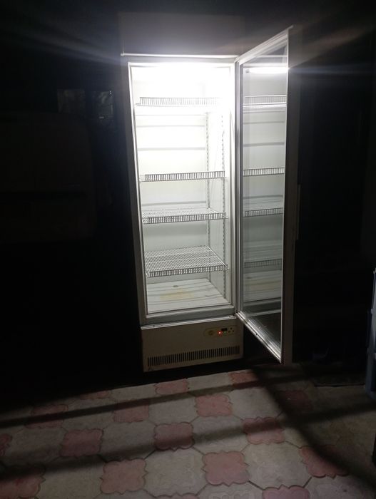 Холодильник витринный