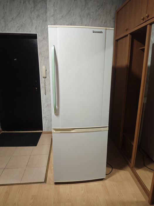Холодильник. Panasonic. Б/у