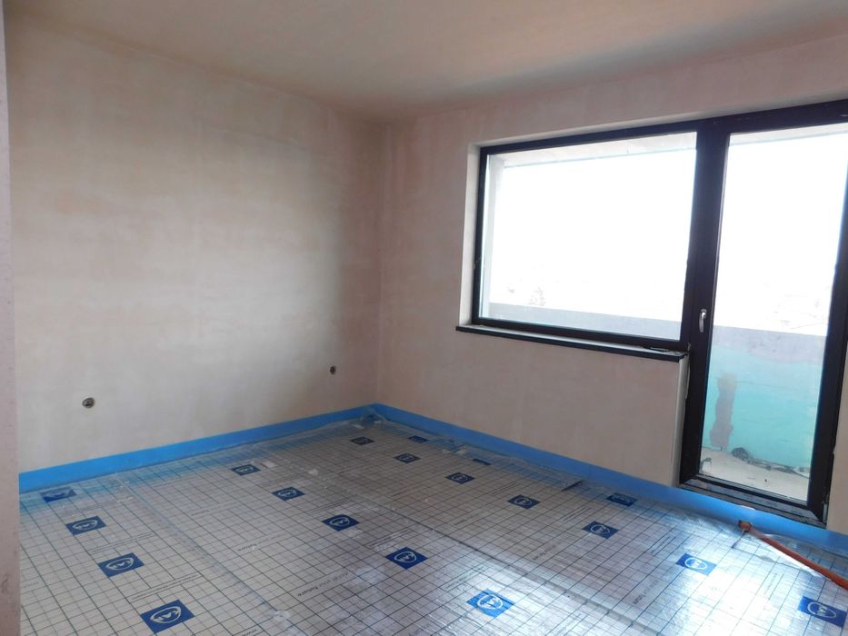 Продава се Тристаен апартамент в Търговище, Център - 105 кв.м за 646 €/кв.м - Снимка #3