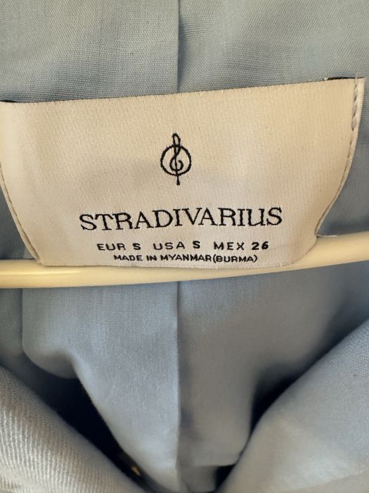 Модерно дамско сако Stradivarius в светлосиньо / небесносиньо, размер S