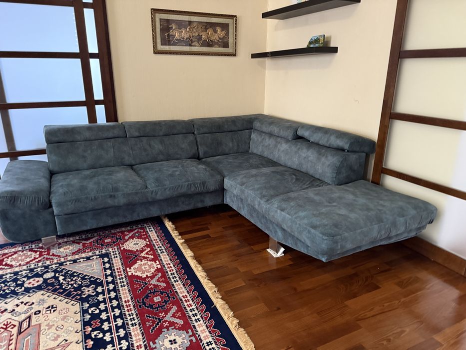 Продам диван зеленый