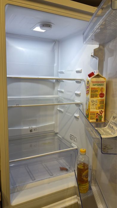 Продам холодильник на запчасти