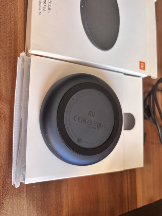 Mi Wireless Charging Pad Беспроводная зарядка 10W