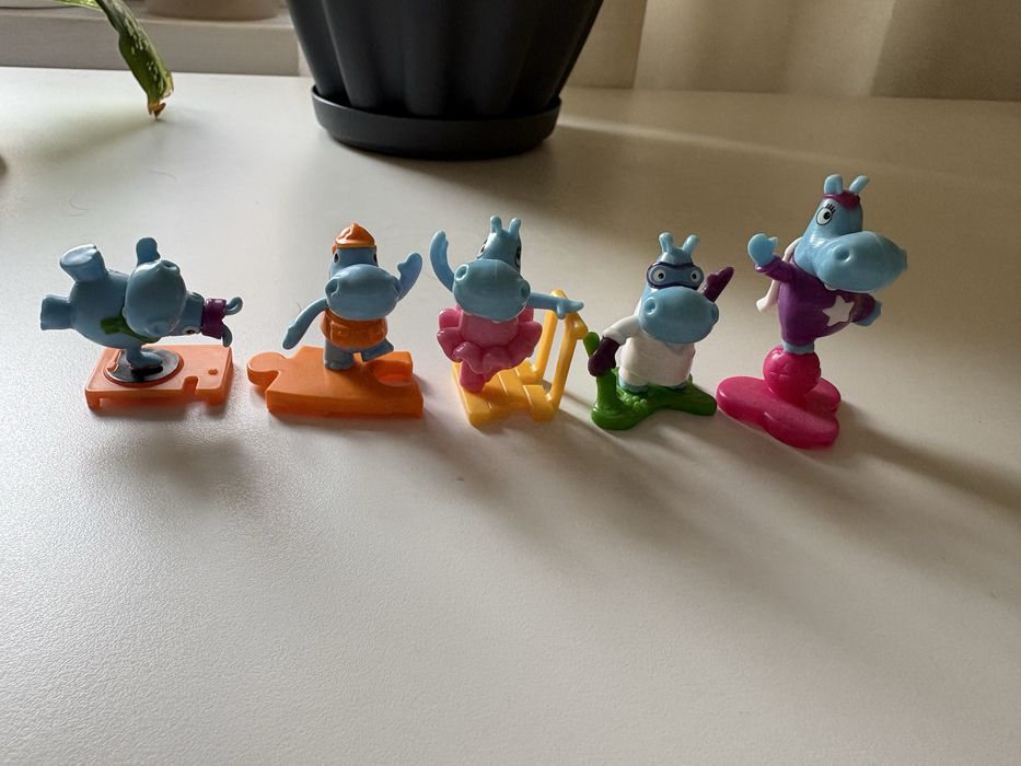 Продам киндер Бегемотиков