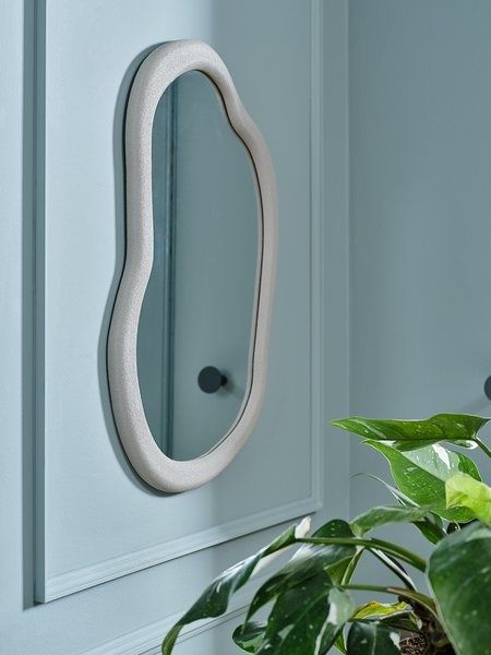 Огледало с неправилна форма