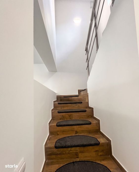 Vilă P+1+M | Curte 70mp | 12 min. Metrou Leonida | Direct Proprietar