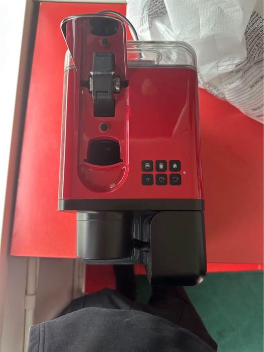 Vând espressor cafea Tchibo în stare perfectă .