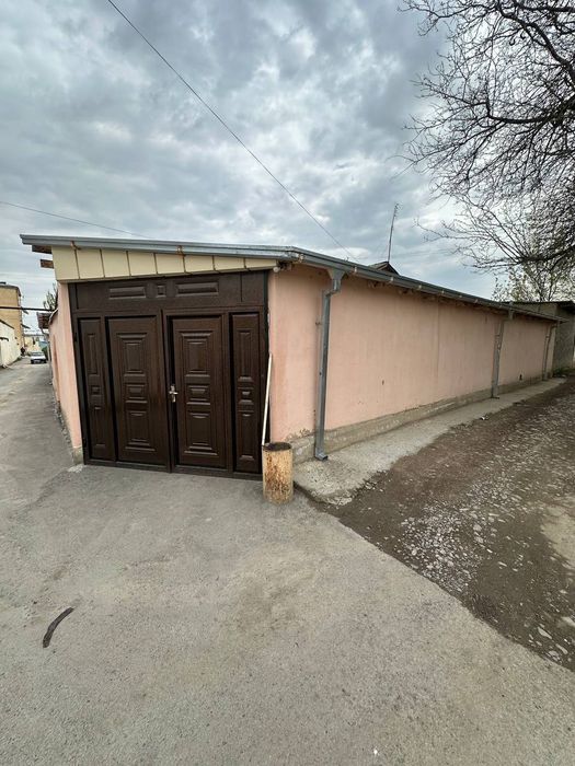 Uy sotiladi narx45 000$ kelishamiz hammasi sharoitida yashashga tayyor