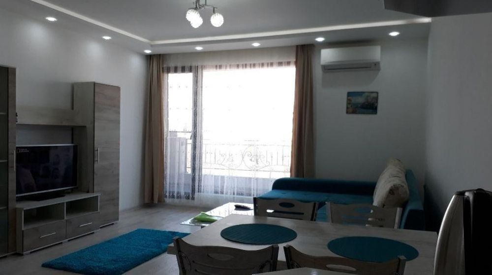 Дава се под наем Двустаен апартамент в Пловдив, Младежки Хълм - 72 кв.м за 500 € - Снимка #1