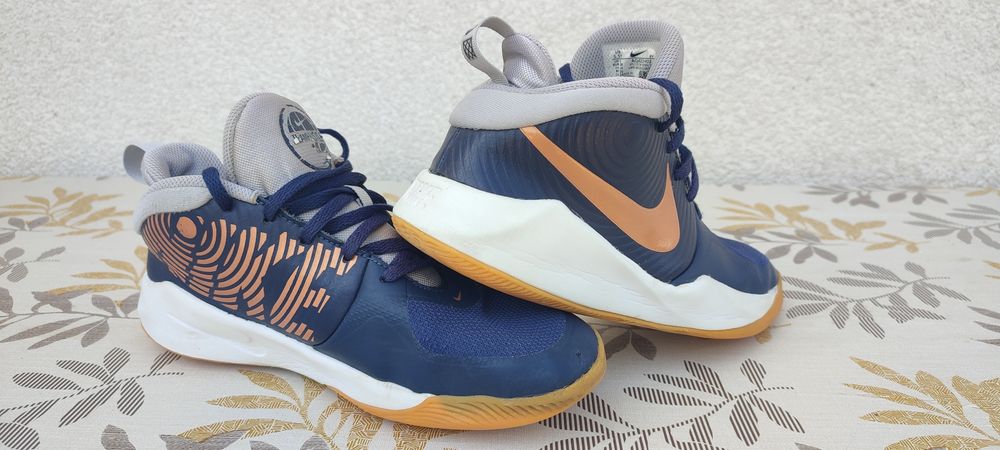 papuci nike teamhustle