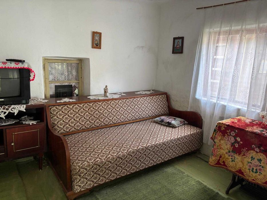 Casă bătranească de vânzare!