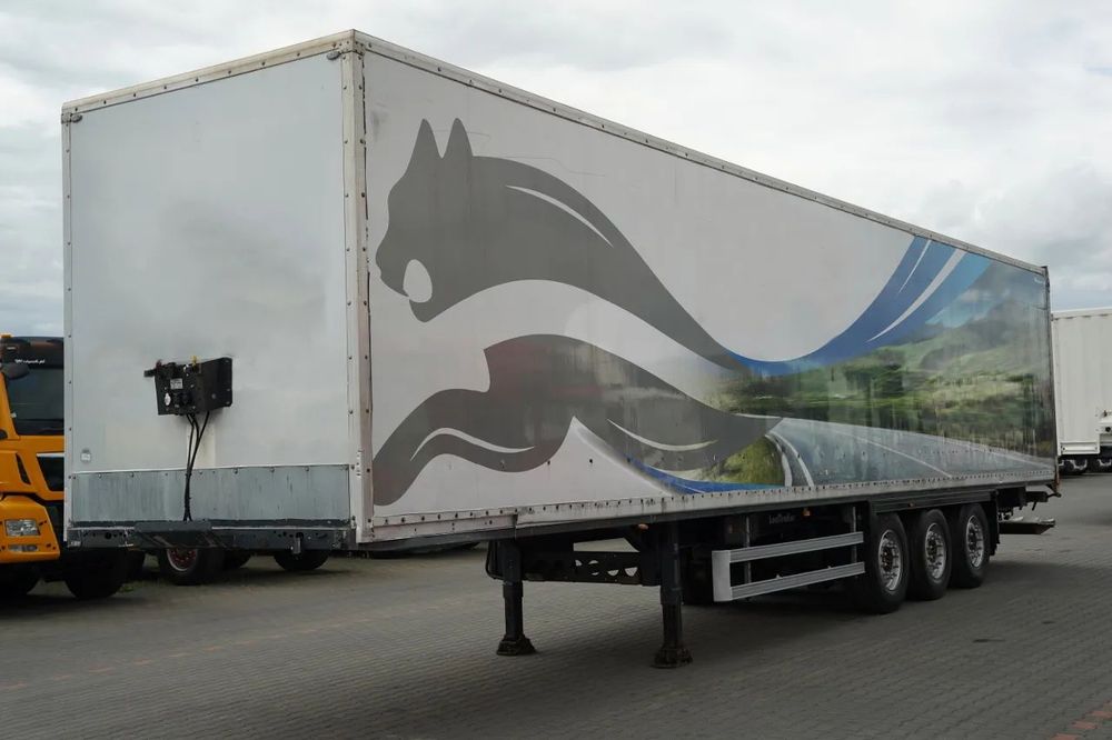 LeciTrailer CONTAINER / ELEVATOR PALFINGER 2.500 KG / AXĂ RIDICATĂ / SAF / PODEA REZISTENTĂ / OBLOANĂ RULOU