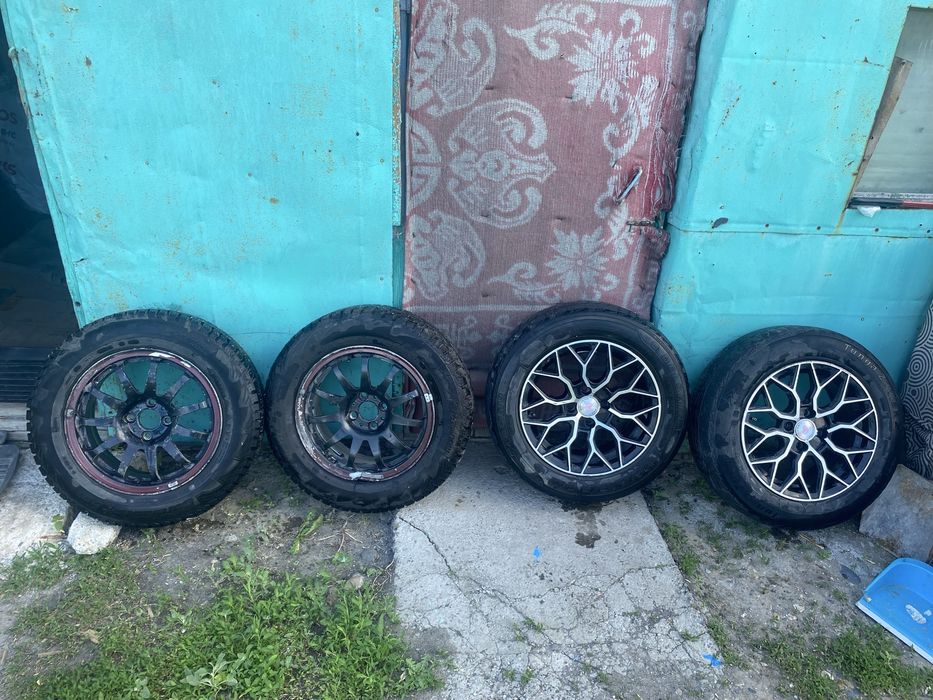 Титанки шины продаются