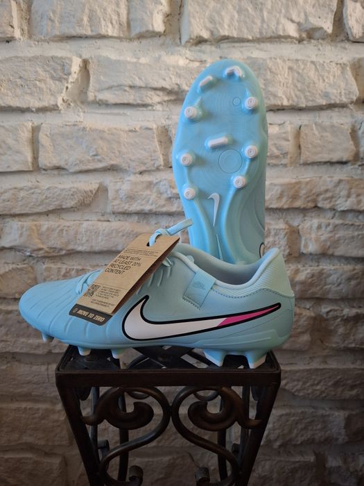 Ghete fotbal mărimea 42.5