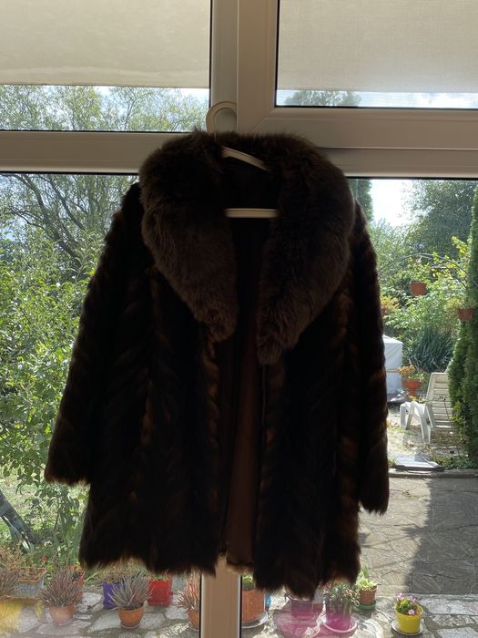 Палто от норка с яка от Северна лисица
