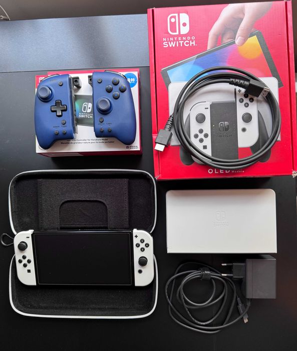 Nintendo Switch OLED + протектор, аксесоари, карта памет