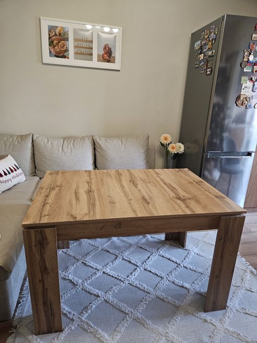 Разтегателна трапезна маса