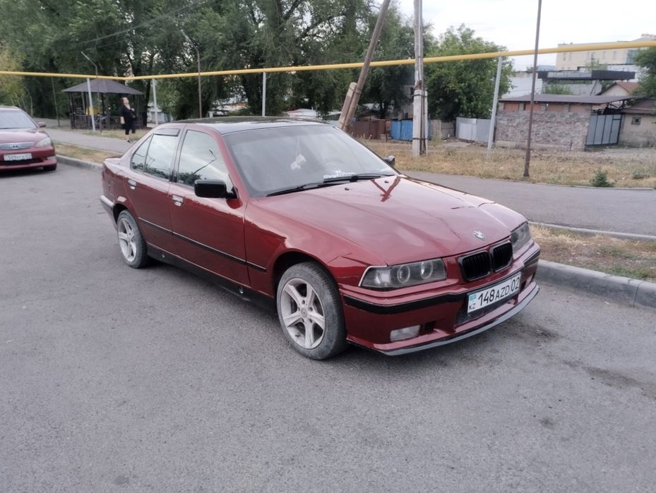 Продам бмв е36 на ходу