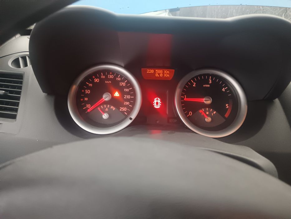 Рено меган на части