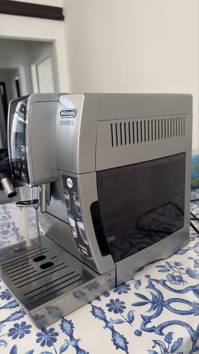 Кофемашина delonghi dinamica