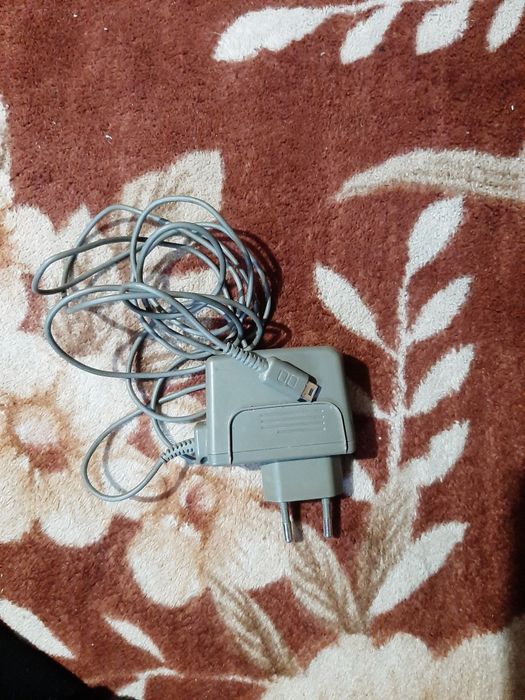 Vand incărcător Original Nintendo DS Lite în stare bună