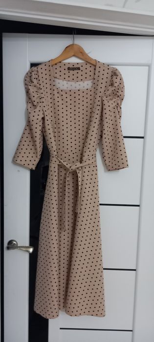 Продам платье Пудра цвет новое .46 рзм