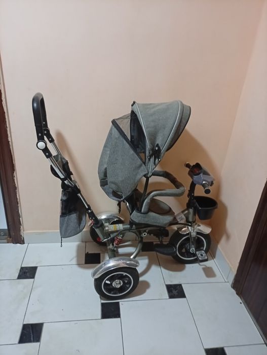 Вело коляска в отл.состоянии