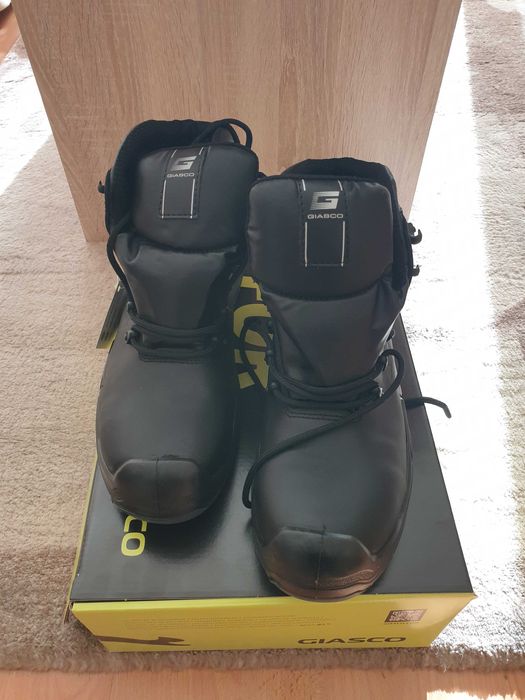 Работни обувки номер 42