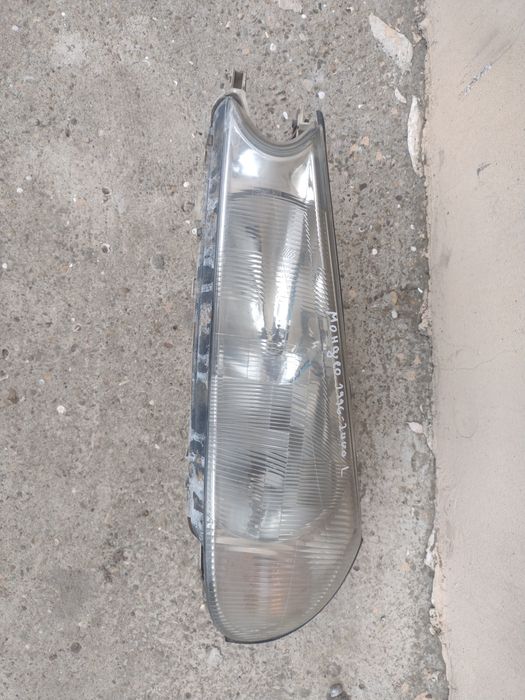 Ляв фар за ford mondeo 1998 2002 година