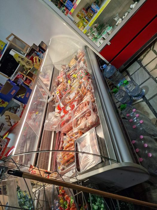 Хладилна витрина