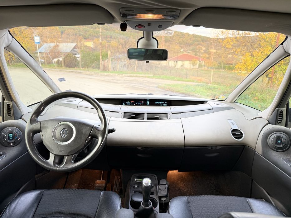 Renault Espace 2.2 Dci Автоматик 7 места Зимни гуми Теглич Климатроник