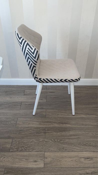 Продам 4 стула