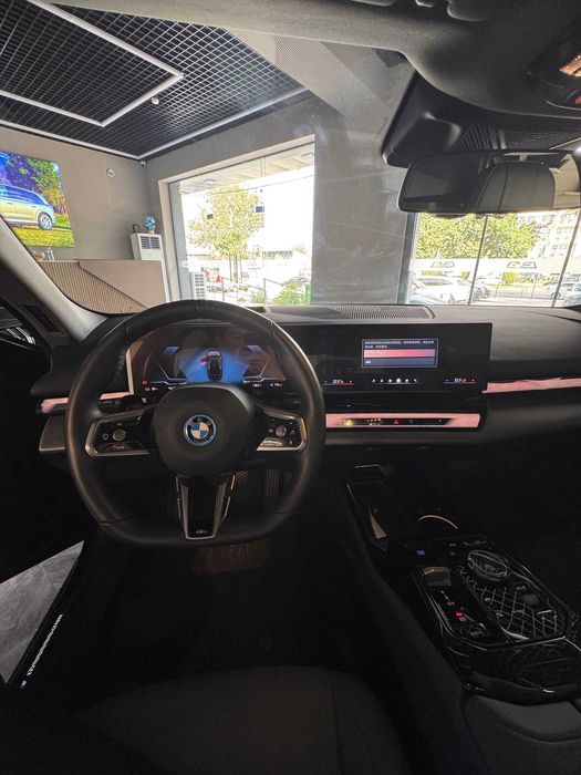 BMW i5 eDrive40L 2025