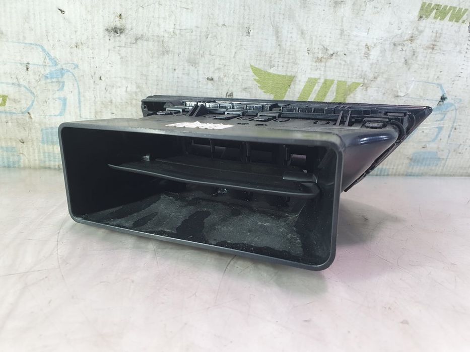Grila ventilatie bord 3v0819702c Skoda Superb 3 (facelift) (2019 - 2023)