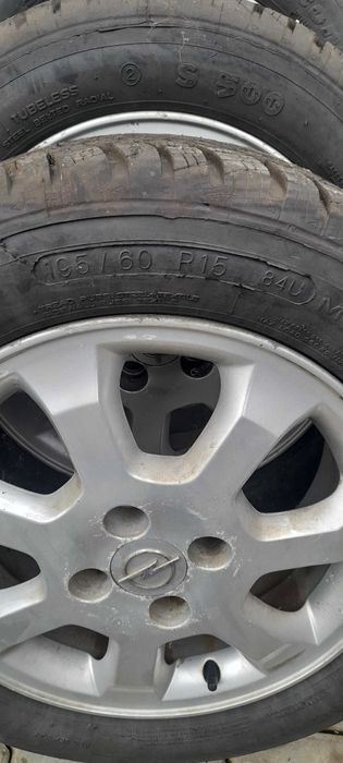 Vand 4 roti complete de iarna opel 195/60/r15 in stare foarte bună
