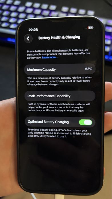 Iphone 13 pro + кейс. 83 %