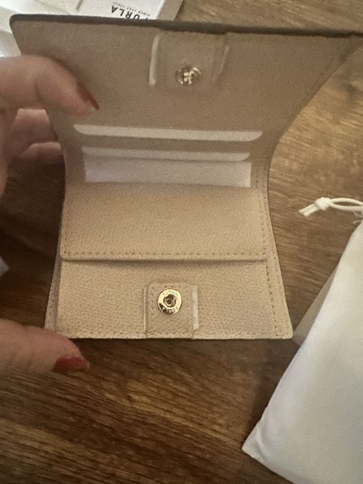 Чисто ново портмоне розова Furla. Идеален новогодишен подарък