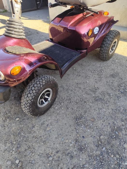 Vând căruț electric