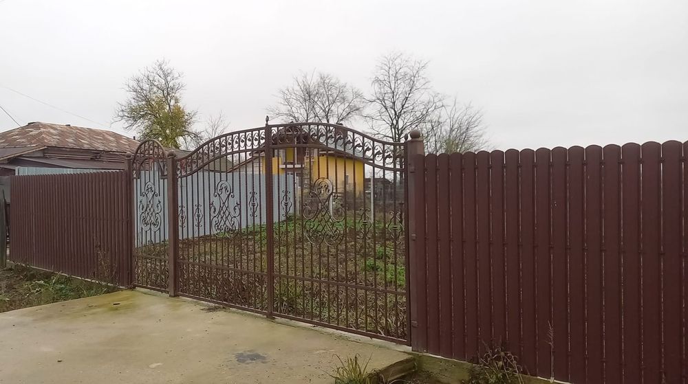 Casă cu teren de vânzare!Sat Petresti, Comuna Petresti