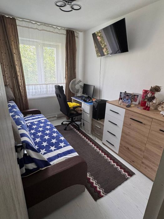 Vand apartament 3 camere