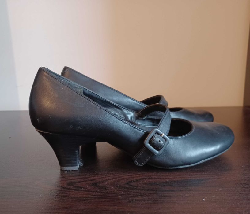 Clarks естествена кожа дамски обувки номер 40 нови