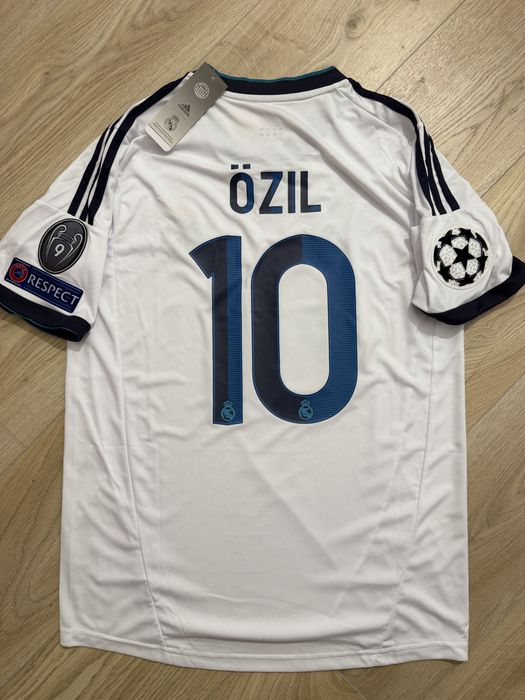 Trixou de fotbal Real Madrid Mesut Ozil 10 Adidas marime M nou cu eticheta